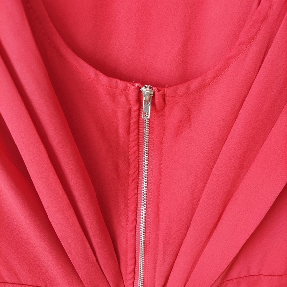 Zip front Red dress 👗 - Picture 3 of 4